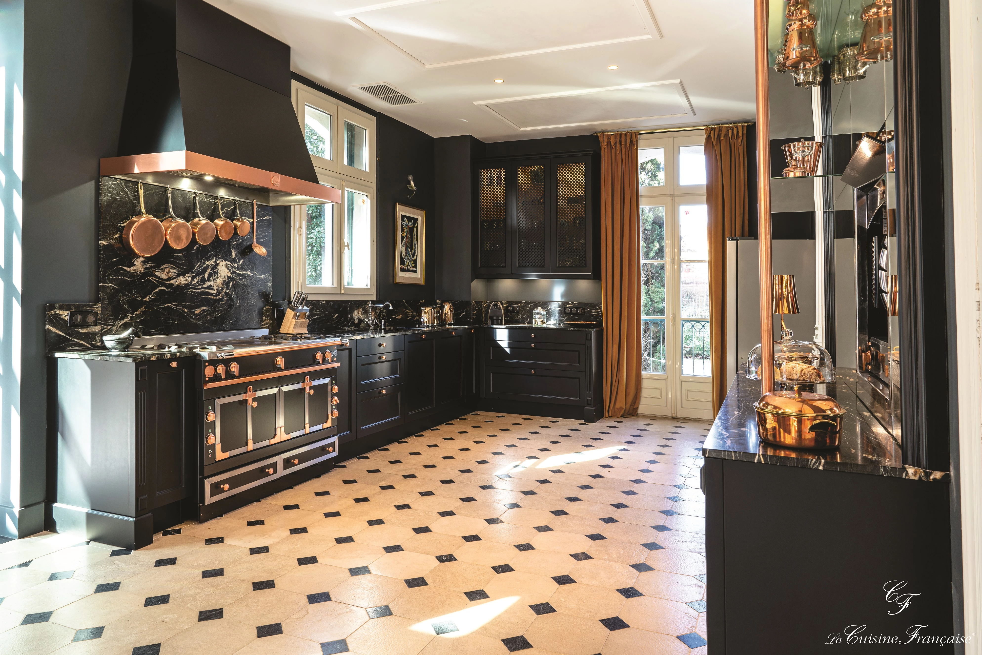 Chambord HM26 M1 Noyer européen LM Design Perpignan - LCF - G4